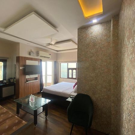 Hotel Sita Palace On Heritage Ghats Of Benaras Варанаси Екстериор снимка