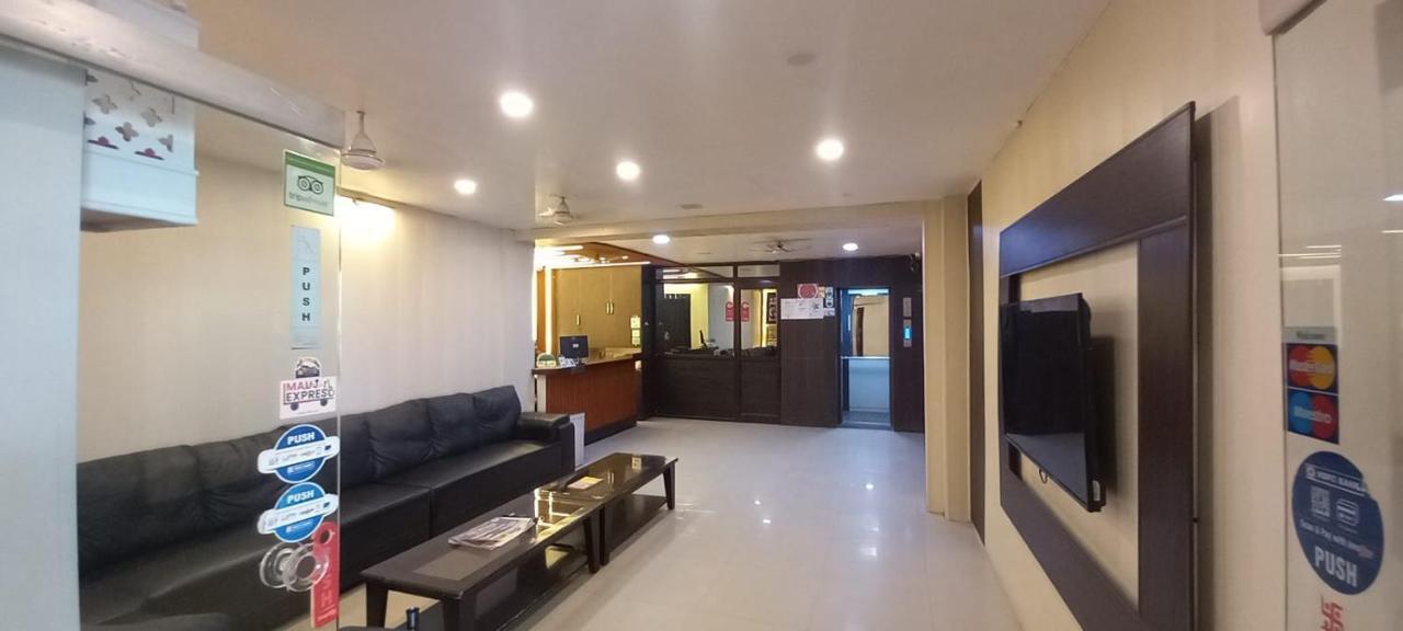Hotel Sita Palace On Heritage Ghats Of Benaras Варанаси Екстериор снимка