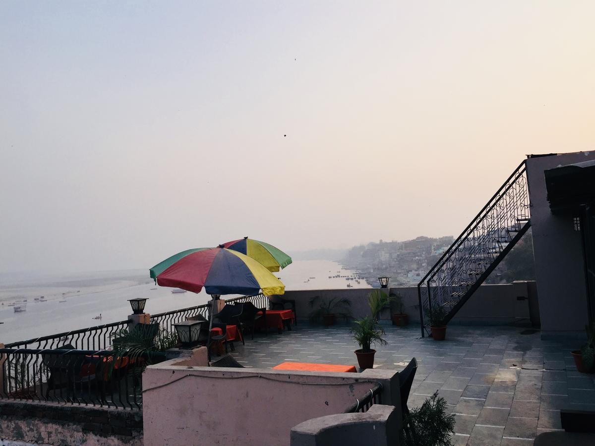 Hotel Sita Palace On Heritage Ghats Of Benaras Варанаси Екстериор снимка