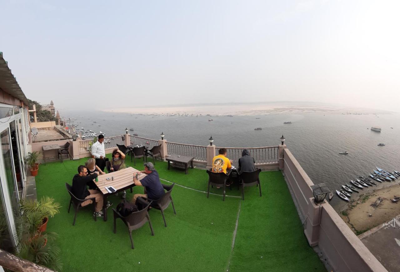Hotel Sita Palace On Heritage Ghats Of Benaras Варанаси Екстериор снимка