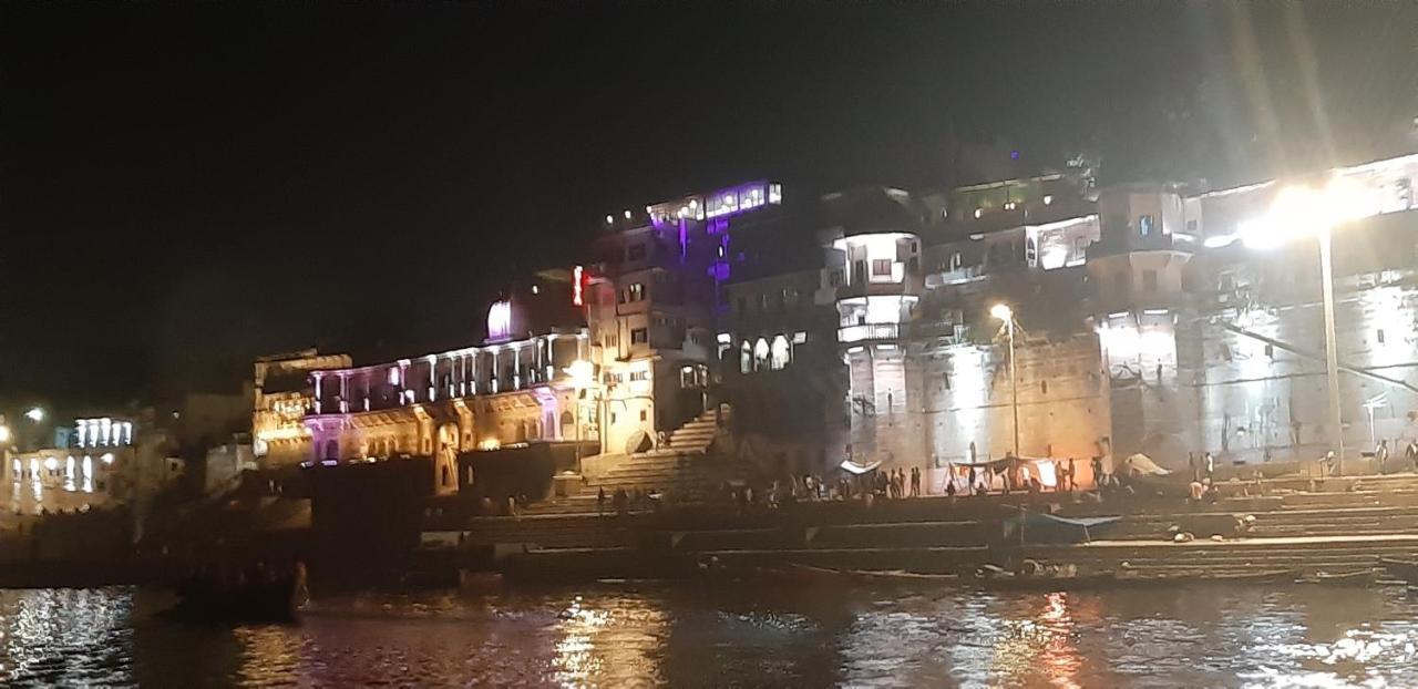 Hotel Sita Palace On Heritage Ghats Of Benaras Варанаси Екстериор снимка
