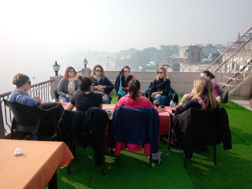 Hotel Sita Palace On Heritage Ghats Of Benaras Варанаси Екстериор снимка